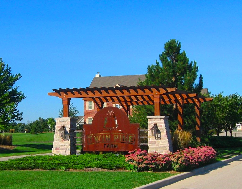 Image of Twin Pine Farm subdivision entrance